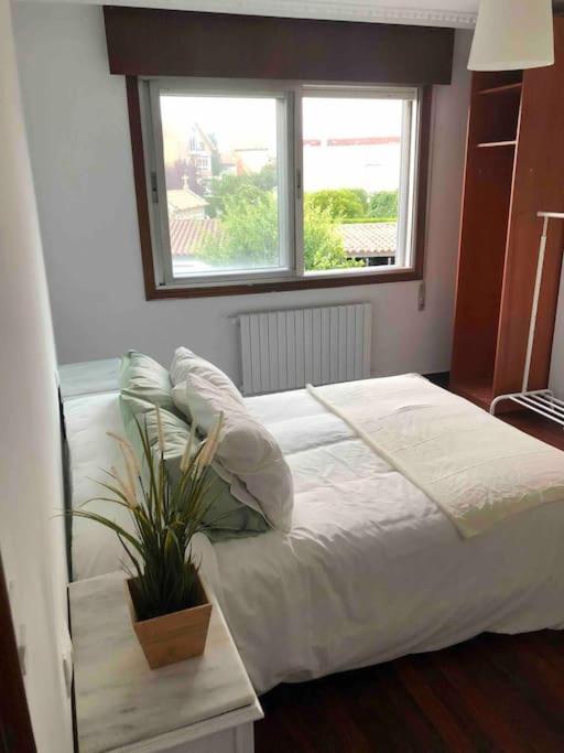 Vivienda Amplia Y Luminosa A Escasos Metros De La Playa De Cangas. المظهر الخارجي الصورة